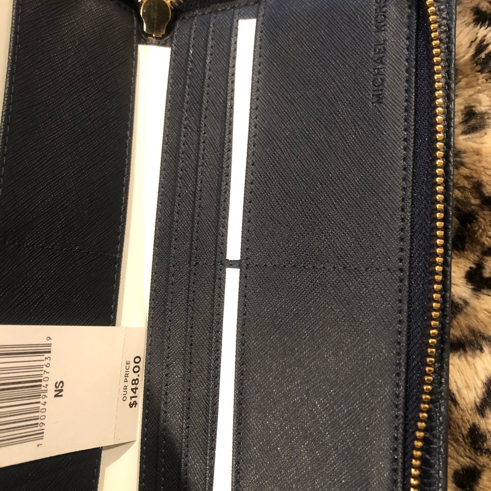 MK Wallet - Picture 5 of 5